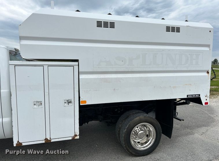 image for item NL9648 2012 Ford F550 Super Duty XL  chipper truck