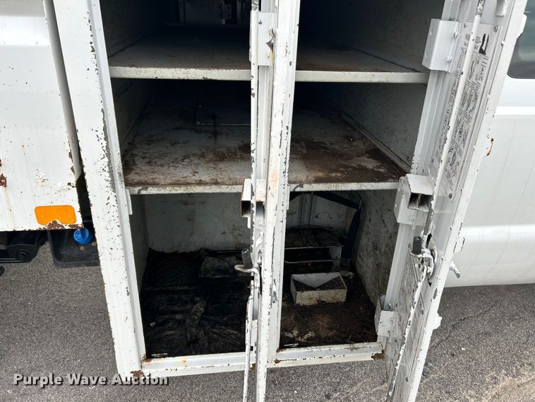 image for item NL9648 2012 Ford F550 Super Duty XL  chipper truck