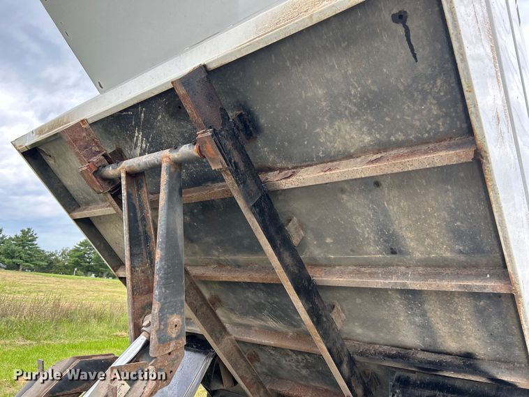 image for item NL9648 2012 Ford F550 Super Duty XL  chipper truck