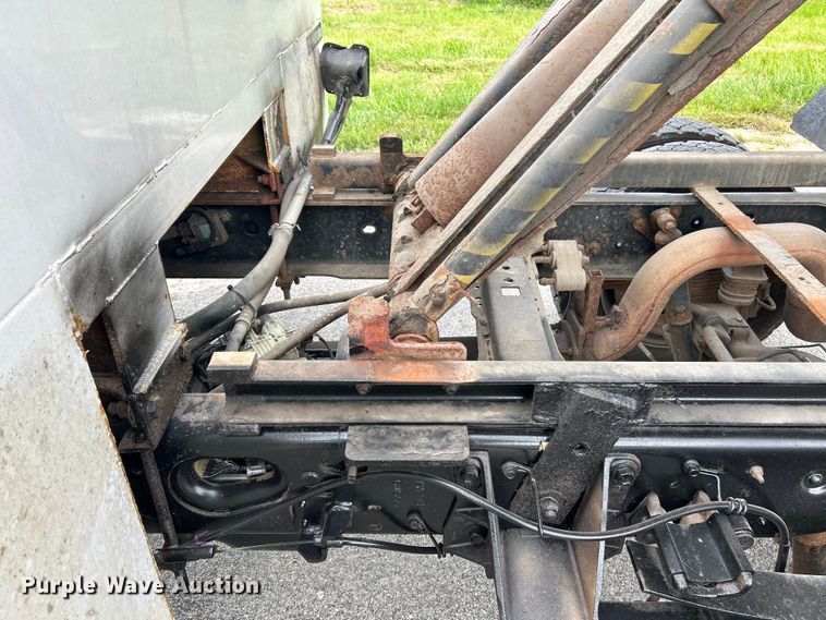 image for item NL9648 2012 Ford F550 Super Duty XL  chipper truck