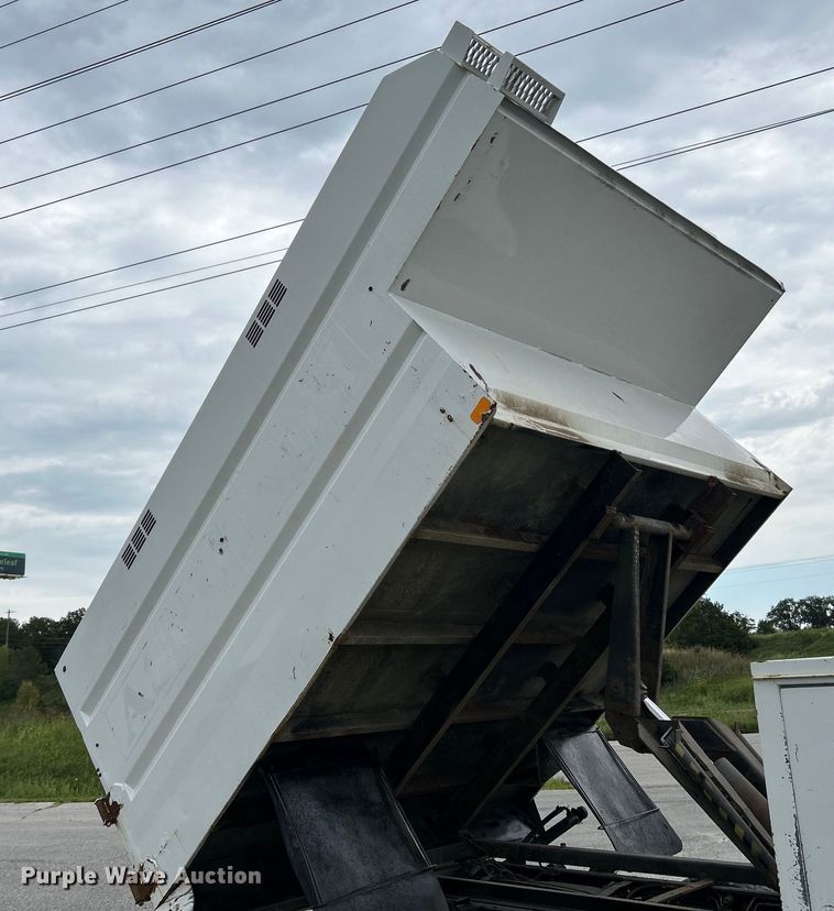 image for item NL9648 2012 Ford F550 Super Duty XL  chipper truck