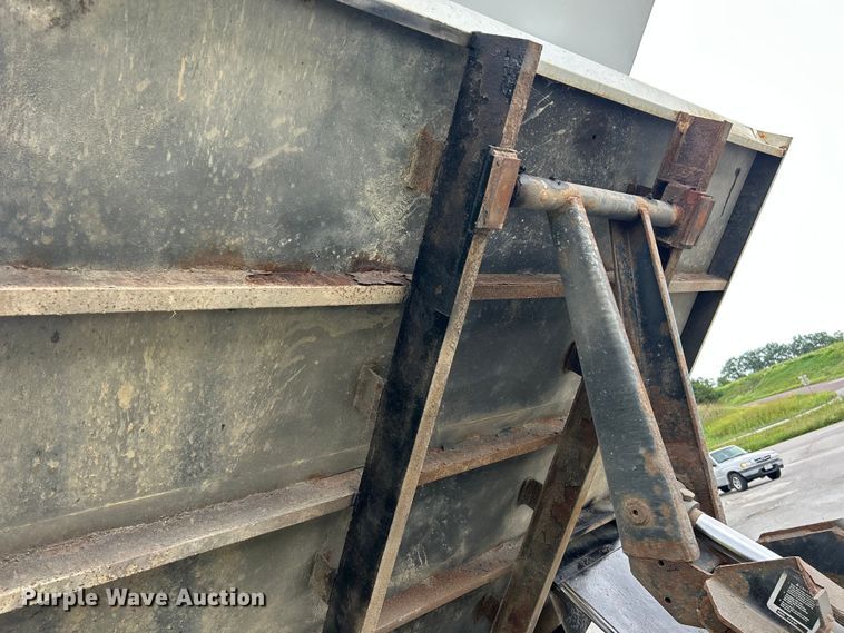 image for item NL9648 2012 Ford F550 Super Duty XL  chipper truck