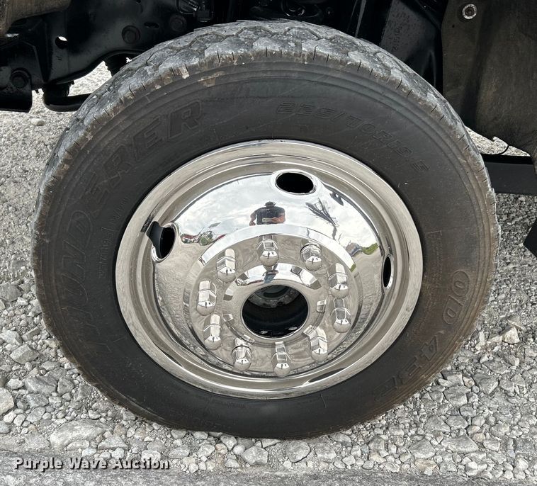 image for item NL9648 2012 Ford F550 Super Duty XL  chipper truck