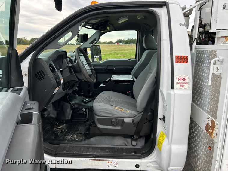 image for item NL9650 2013 Ford F550 Super Duty XL  bucket truck