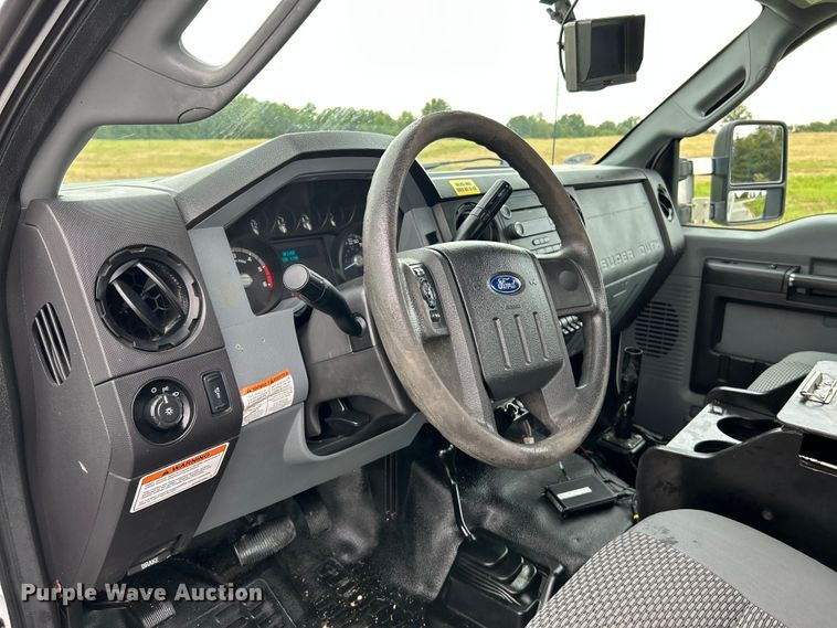 image for item NL9650 2013 Ford F550 Super Duty XL  bucket truck