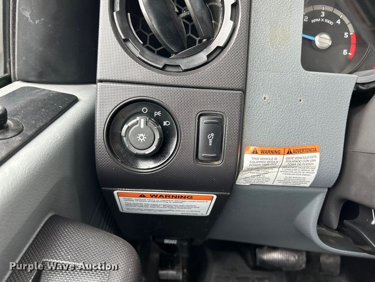 image for item NL9650 2013 Ford F550 Super Duty XL  bucket truck