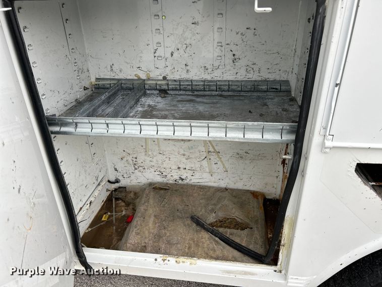 image for item NL9650 2013 Ford F550 Super Duty XL  bucket truck