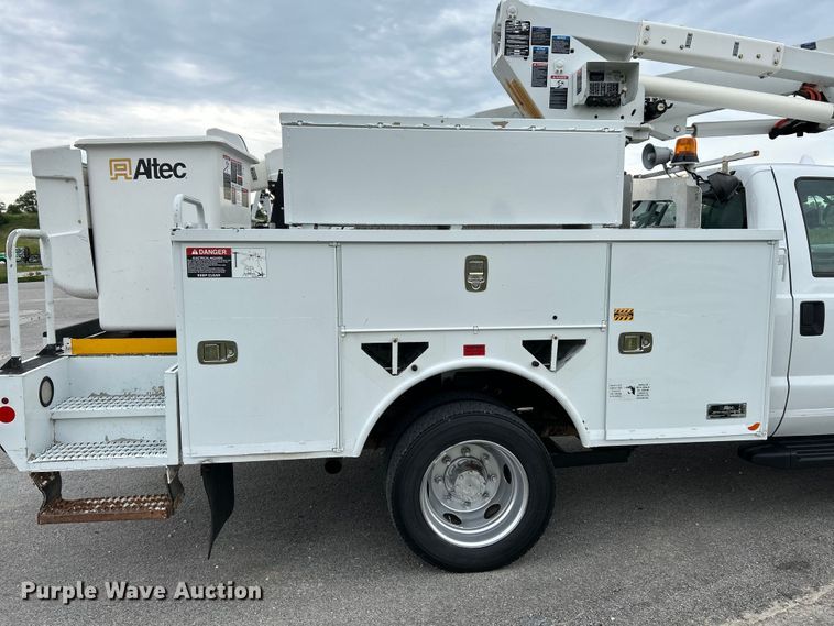 image for item NL9650 2013 Ford F550 Super Duty XL  bucket truck