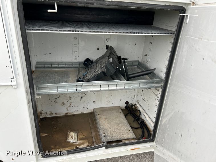 image for item NL9650 2013 Ford F550 Super Duty XL  bucket truck