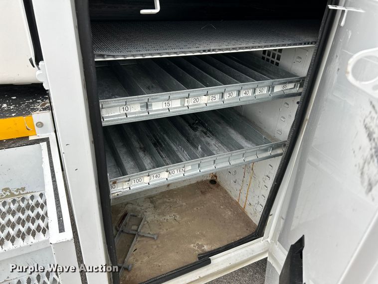 image for item NL9650 2013 Ford F550 Super Duty XL  bucket truck