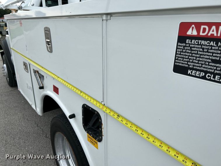 image for item NL9650 2013 Ford F550 Super Duty XL  bucket truck