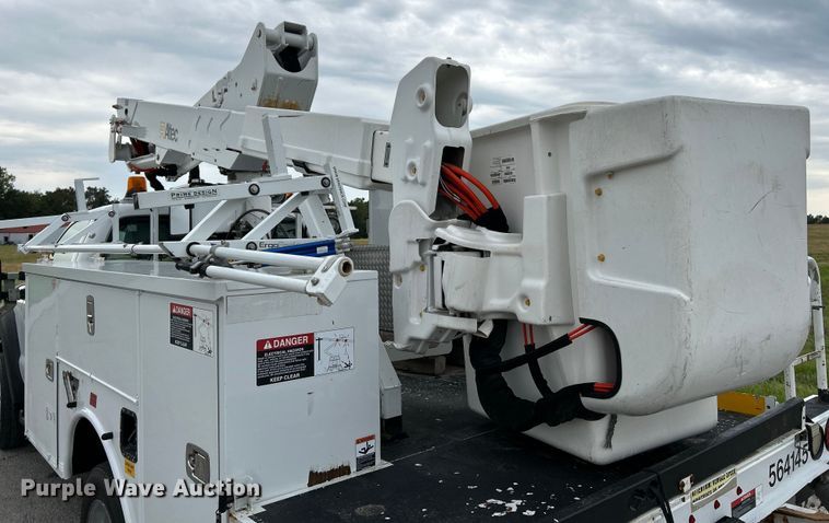 image for item NL9650 2013 Ford F550 Super Duty XL  bucket truck