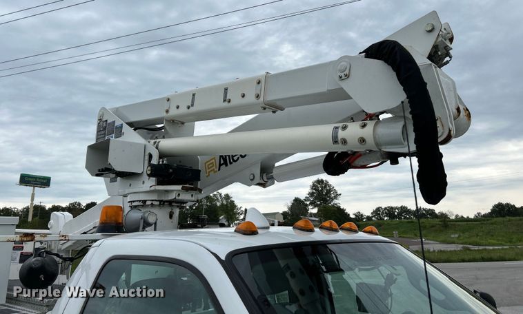 image for item NL9650 2013 Ford F550 Super Duty XL  bucket truck