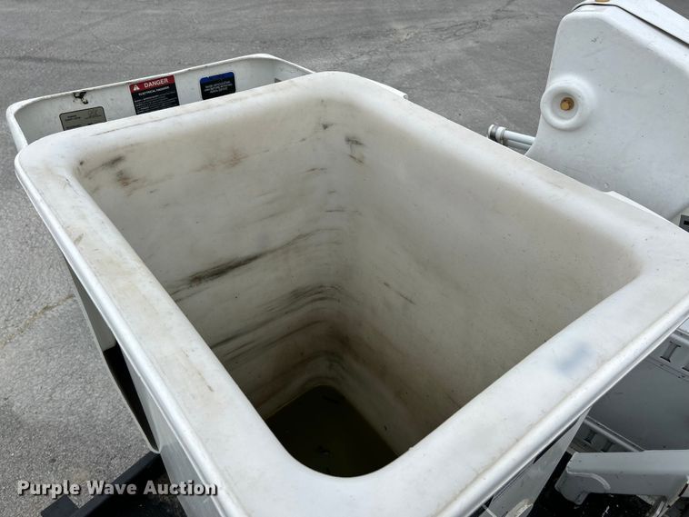 image for item NL9650 2013 Ford F550 Super Duty XL  bucket truck