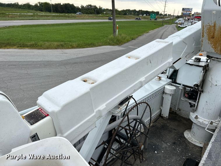 image for item NL9650 2013 Ford F550 Super Duty XL  bucket truck