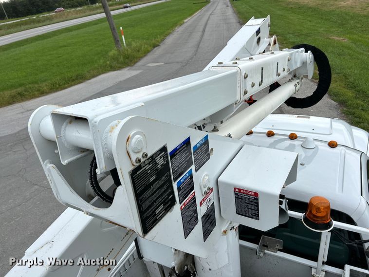 image for item NL9650 2013 Ford F550 Super Duty XL  bucket truck