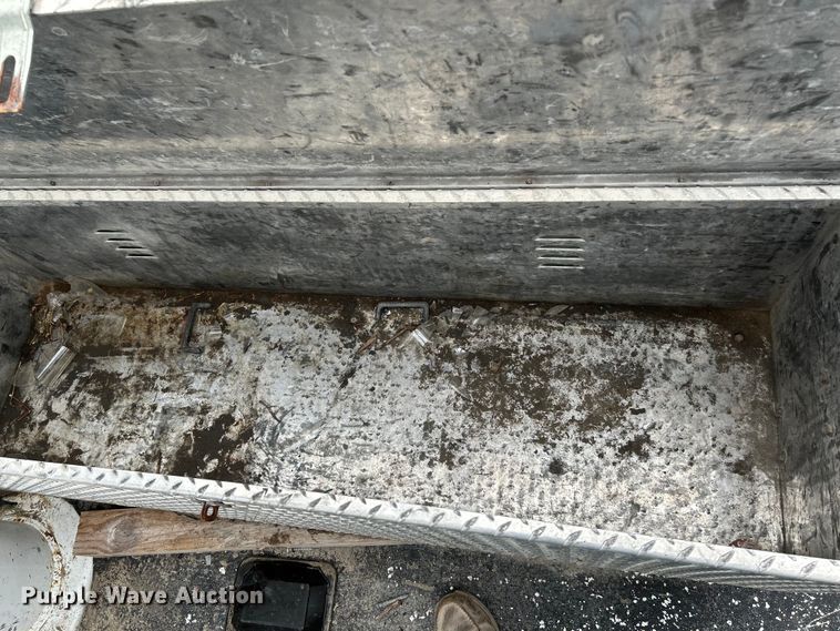 image for item NL9650 2013 Ford F550 Super Duty XL  bucket truck