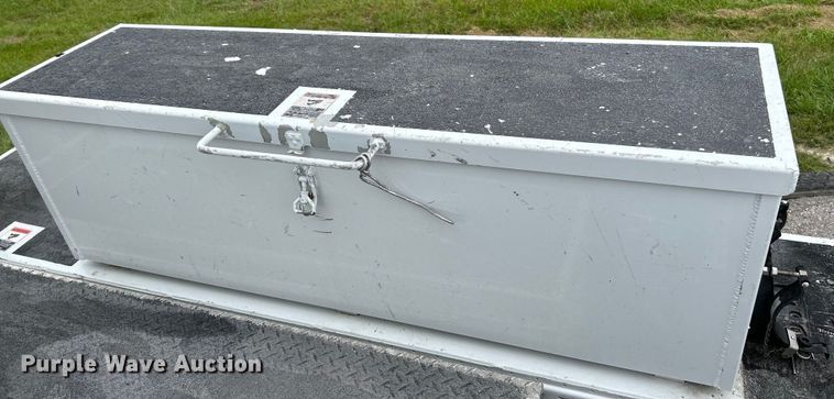 image for item NL9650 2013 Ford F550 Super Duty XL  bucket truck