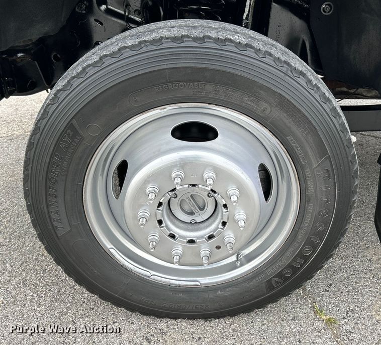 image for item NL9650 2013 Ford F550 Super Duty XL  bucket truck