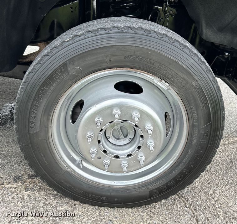 image for item NL9650 2013 Ford F550 Super Duty XL  bucket truck