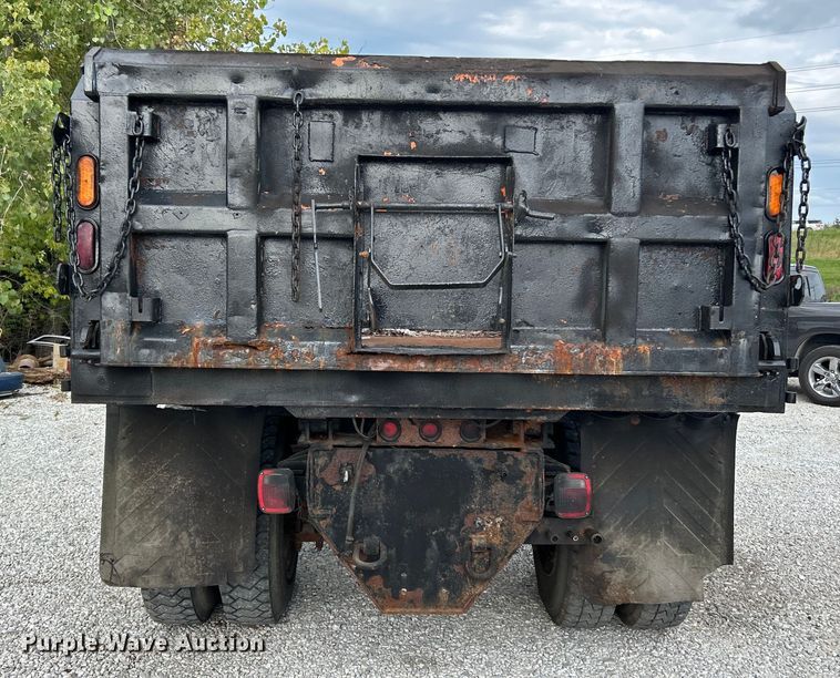 image for item NL9654 2001 International 4900  crew cab dump truck