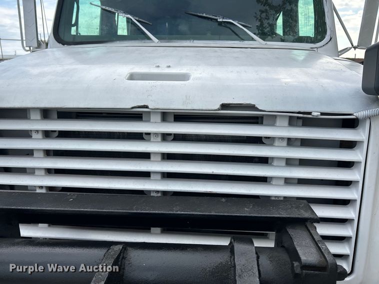 image for item NL9654 2001 International 4900  crew cab dump truck