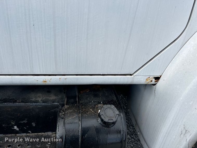 image for item NL9654 2001 International 4900  crew cab dump truck