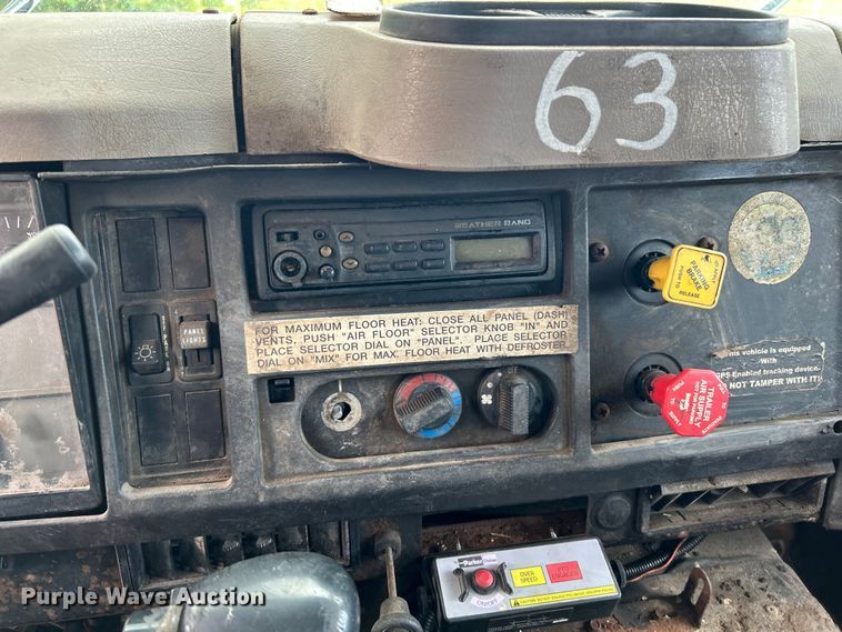 image for item NL9654 2001 International 4900  crew cab dump truck