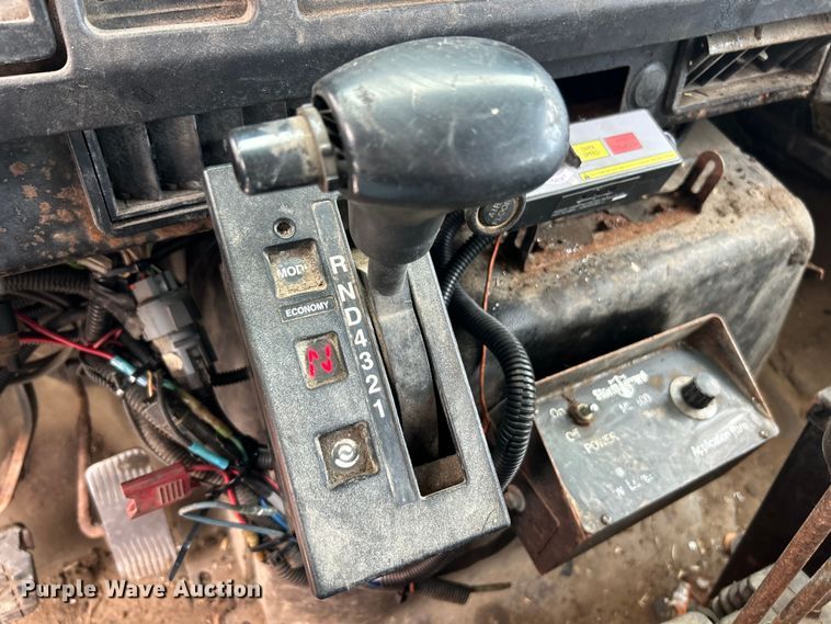 image for item NL9654 2001 International 4900  crew cab dump truck