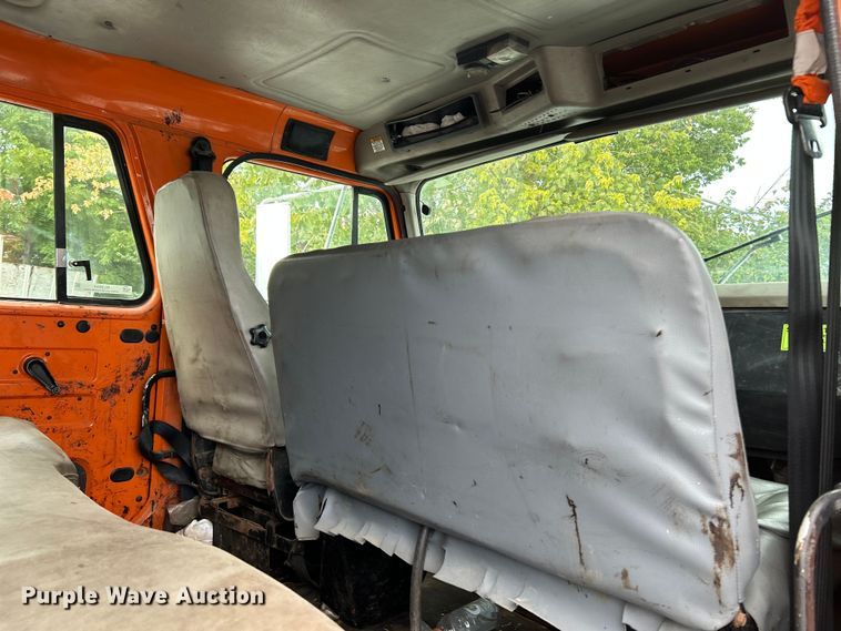 image for item NL9654 2001 International 4900  crew cab dump truck