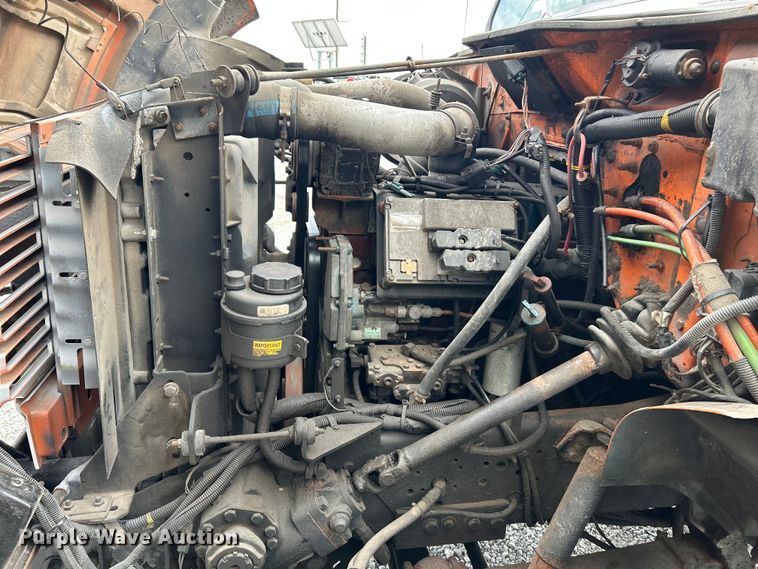 image for item NL9654 2001 International 4900  crew cab dump truck