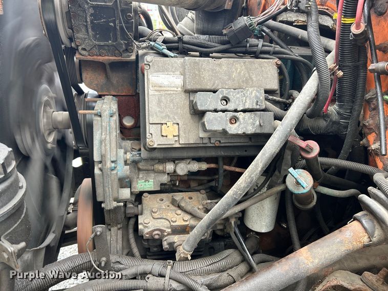 image for item NL9654 2001 International 4900  crew cab dump truck