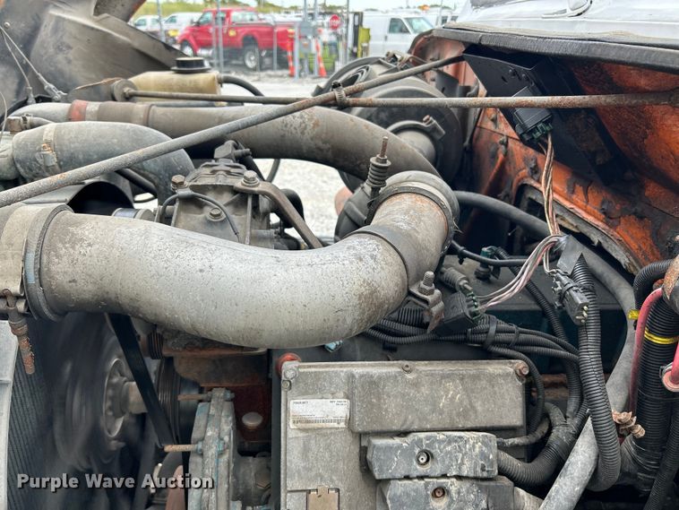 image for item NL9654 2001 International 4900  crew cab dump truck