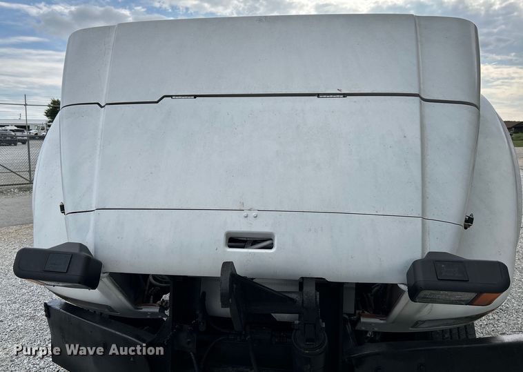 image for item NL9654 2001 International 4900  crew cab dump truck