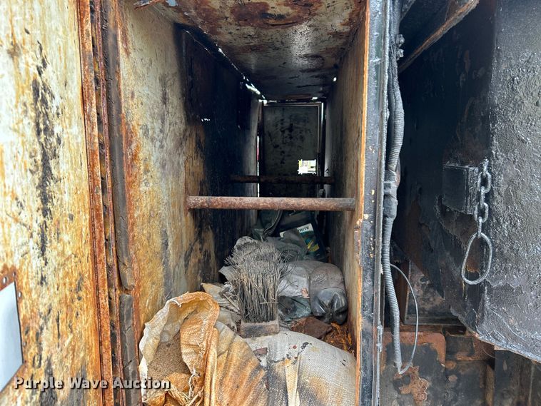 image for item NL9654 2001 International 4900  crew cab dump truck