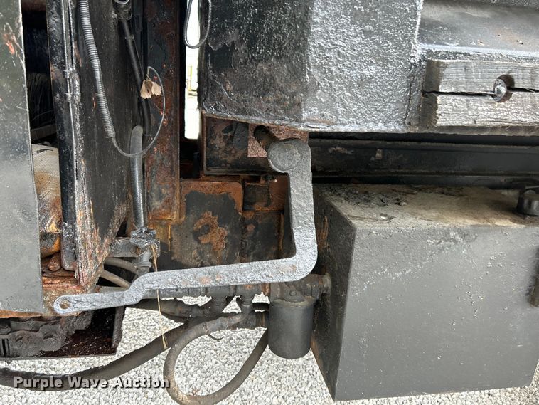 image for item NL9654 2001 International 4900  crew cab dump truck