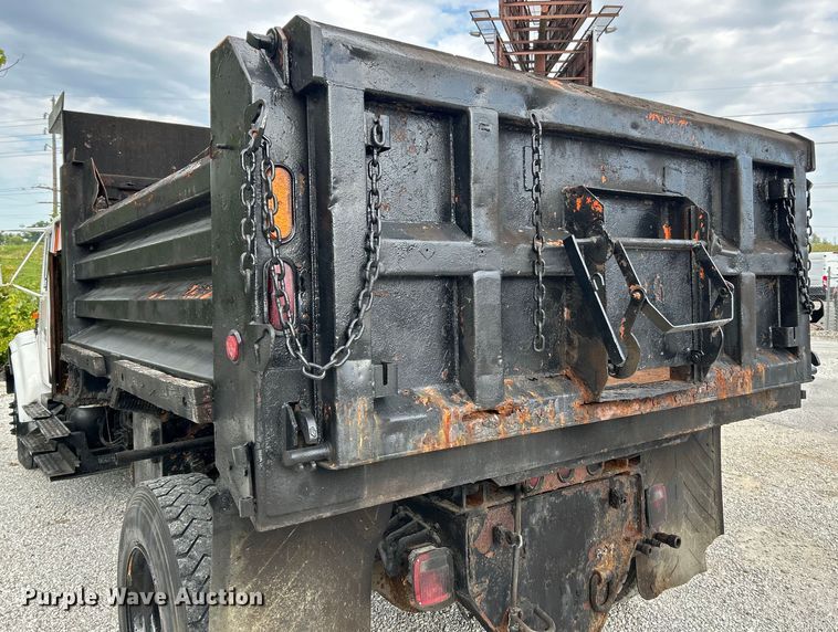 image for item NL9654 2001 International 4900  crew cab dump truck