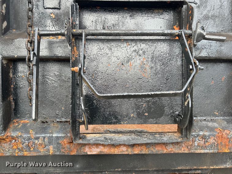 image for item NL9654 2001 International 4900  crew cab dump truck