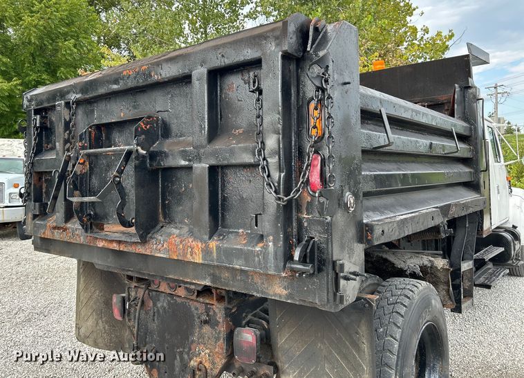 image for item NL9654 2001 International 4900  crew cab dump truck