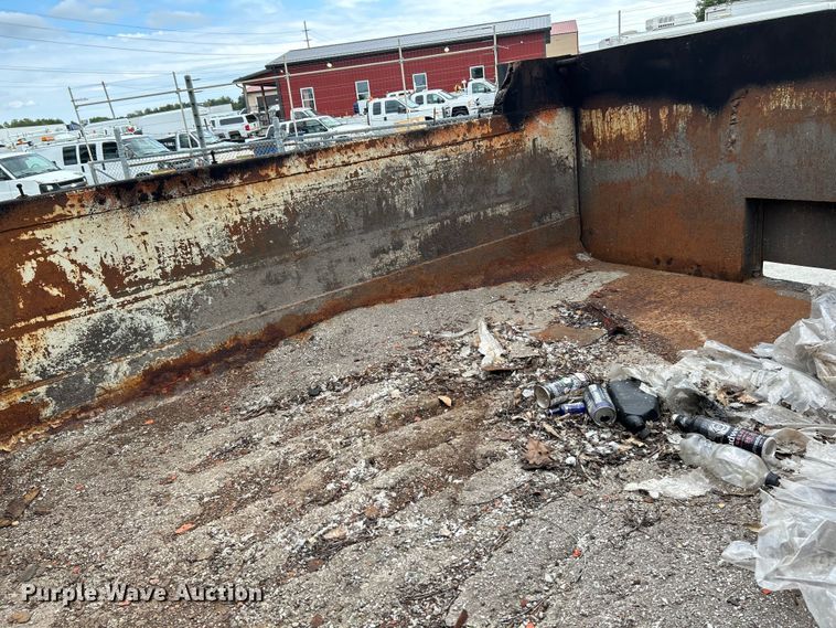 image for item NL9654 2001 International 4900  crew cab dump truck