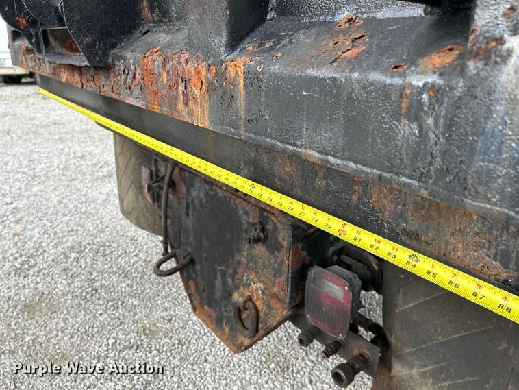 image for item NL9654 2001 International 4900  crew cab dump truck