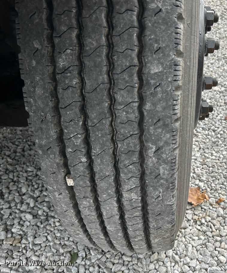 image for item NL9654 2001 International 4900  crew cab dump truck