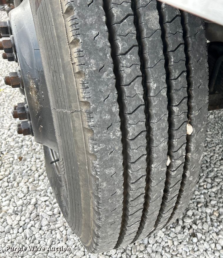 image for item NL9654 2001 International 4900  crew cab dump truck