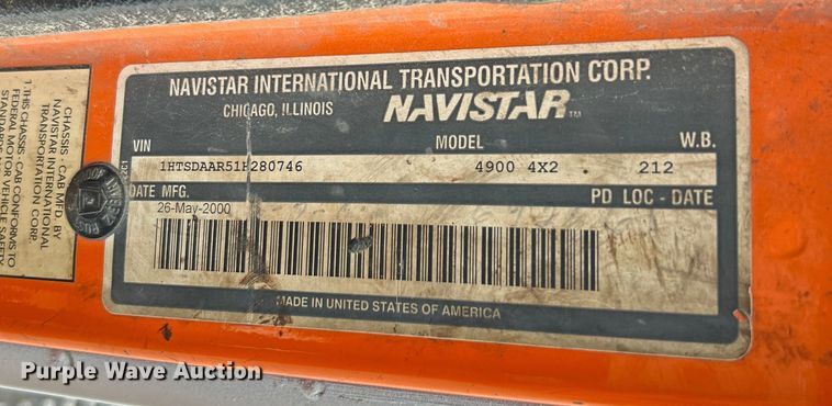 image for item NL9654 2001 International 4900  crew cab dump truck