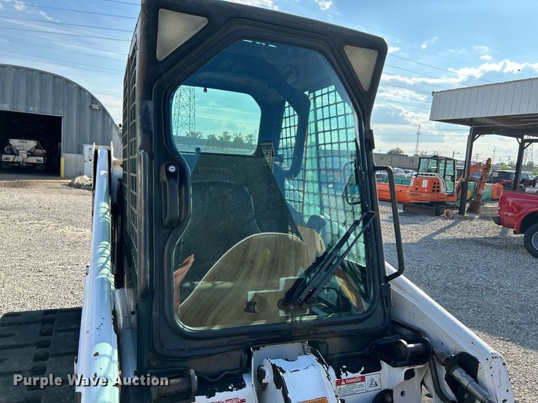 image for item NL9668 2000 Bobcat 864 Turbo  tracked skid steer loader