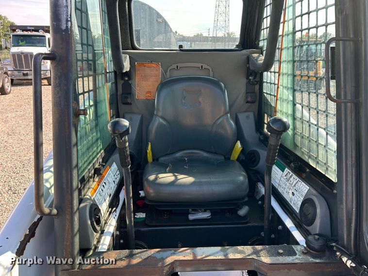 image for item NL9668 2000 Bobcat 864 Turbo  tracked skid steer loader