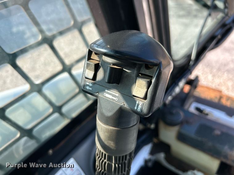 image for item NL9668 2000 Bobcat 864 Turbo  tracked skid steer loader