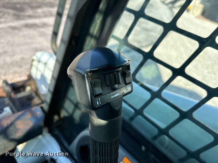 image for item NL9668 2000 Bobcat 864 Turbo  tracked skid steer loader