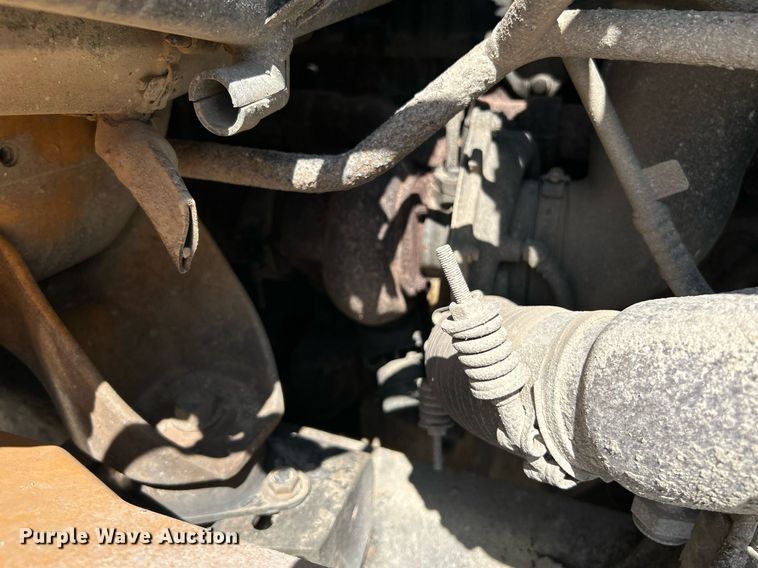 image for item NL9670 2004 International 7400 roll-off container truck