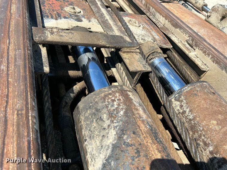 image for item NL9670 2004 International 7400 roll-off container truck